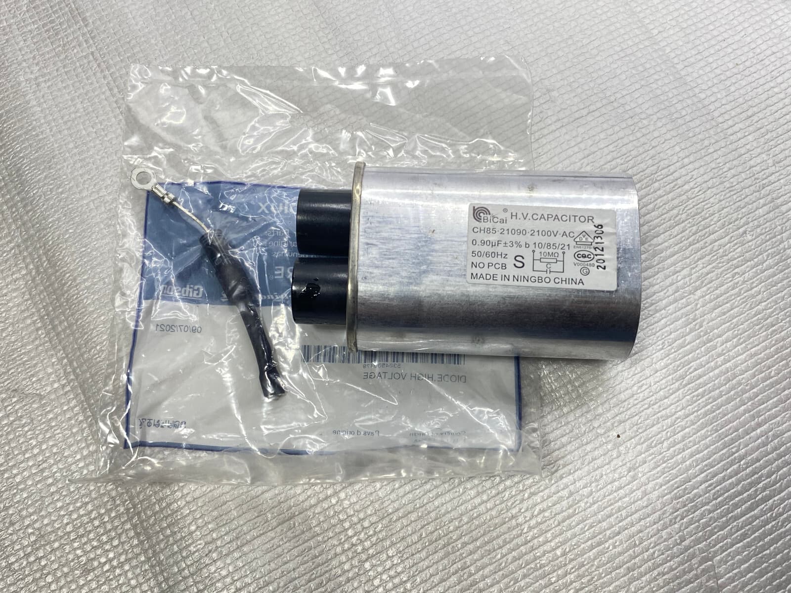 NEW Genuine OEM Frigidaire Microwave High-Voltage Capacitor  Kit 5304509478